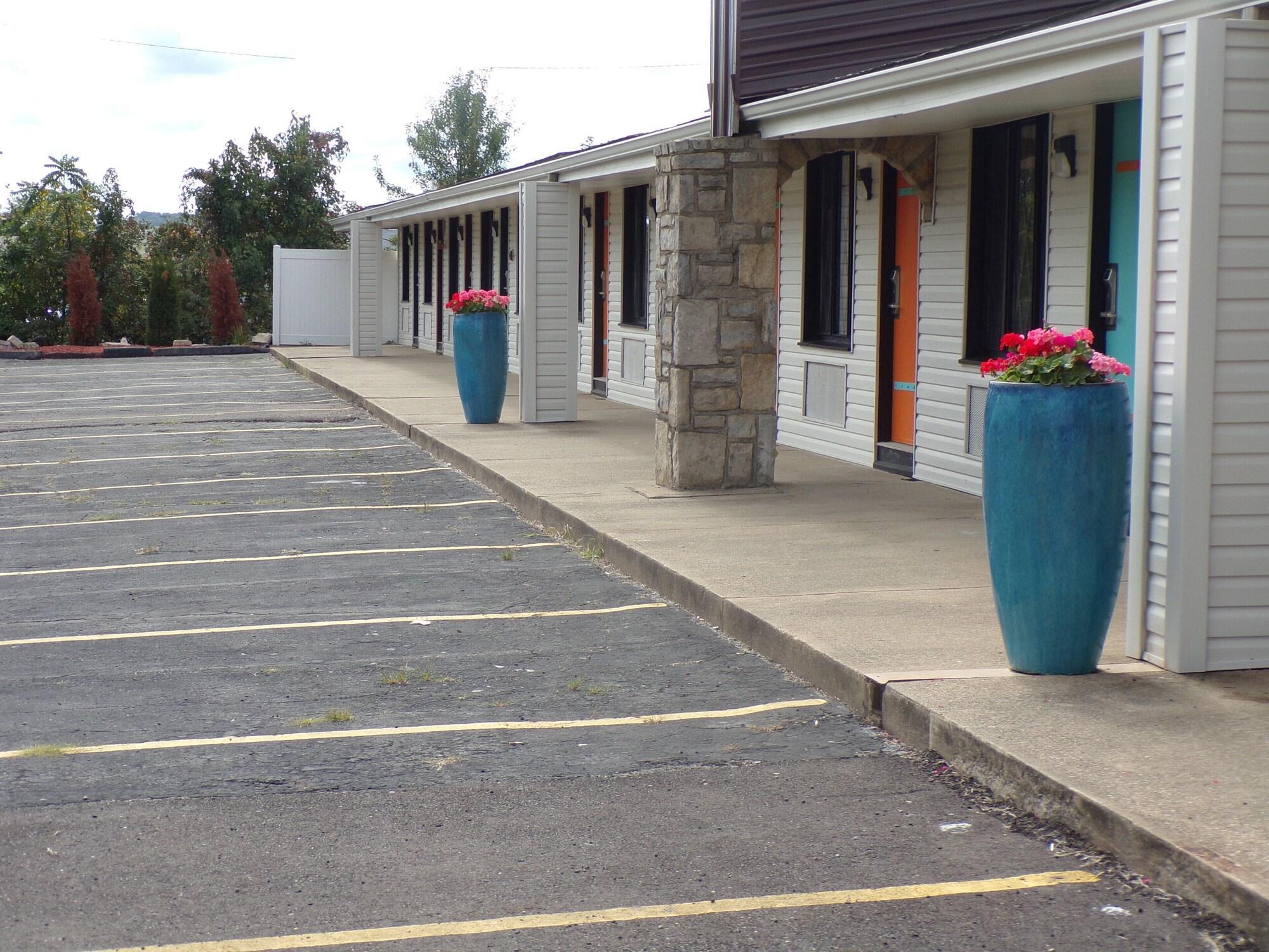 Dover Inn And Suites Exterior photo