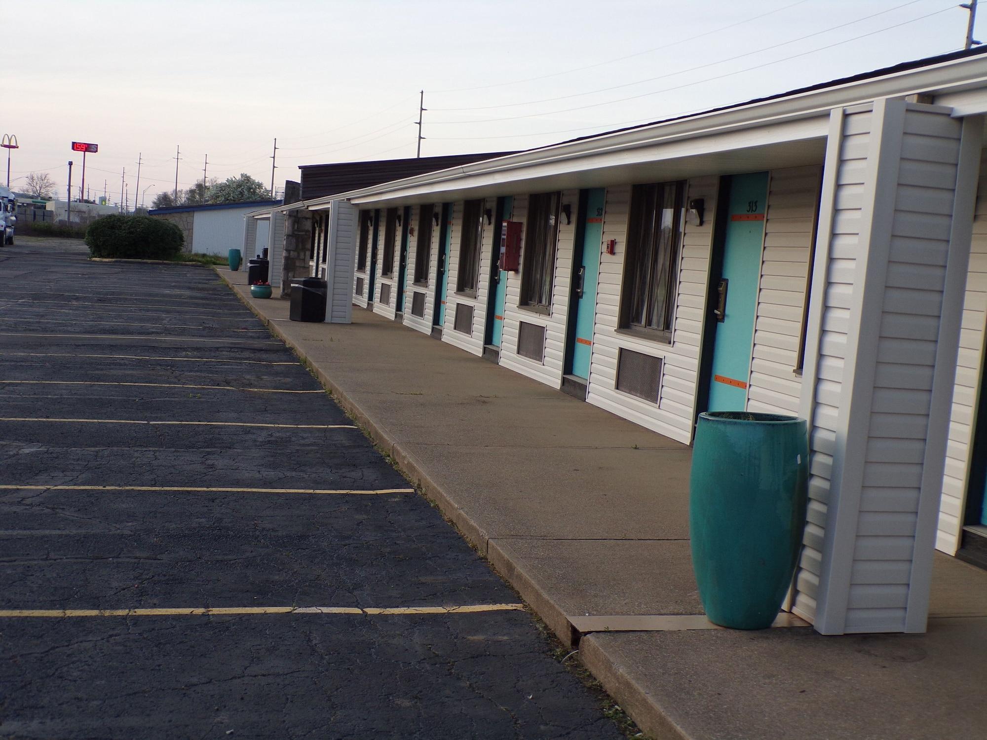 Dover Inn And Suites Exterior photo