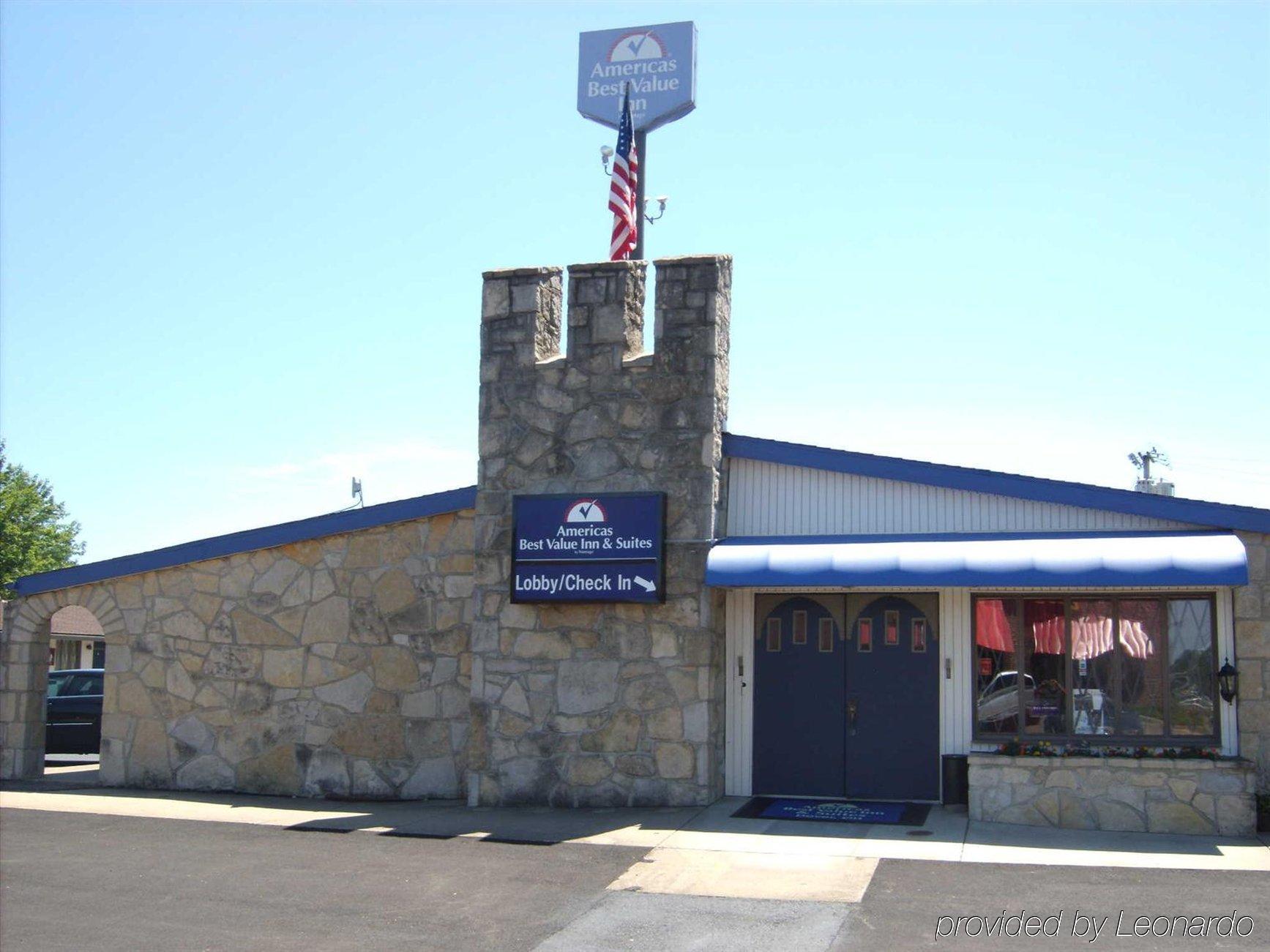 Dover Inn And Suites Exterior photo